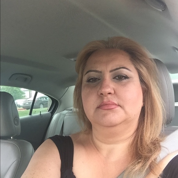 Profile Picture of Houda Kabalaki (@hadhoud) on Poshmark