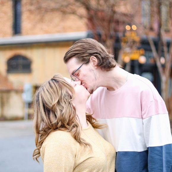 Profile Picture of James Godwin (@poppinseeds) on Poshmark