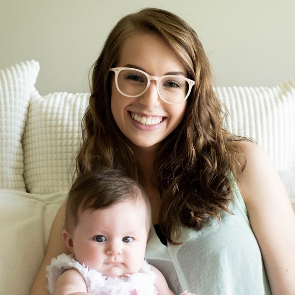 Profile Picture of Laura Heier (@lauraheier) on Poshmark