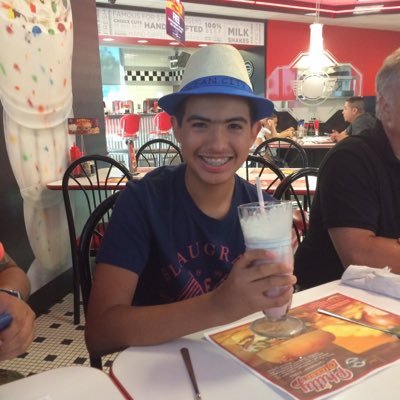 Profile Picture of Aaron Duenas (@aarondd19) on Twitter