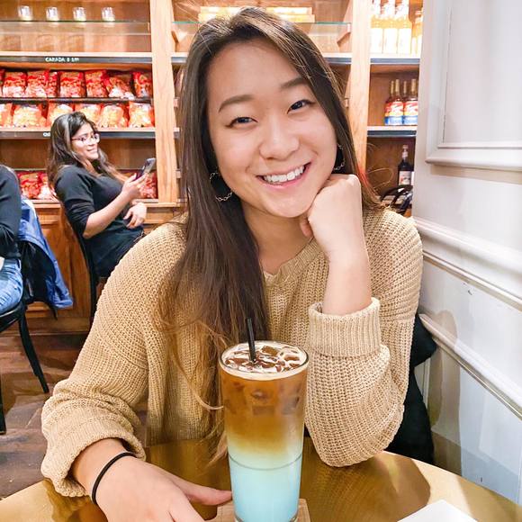 Profile Picture of Vicky Choi (@vickychoi611) on Poshmark