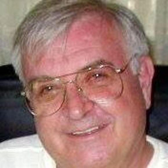 Profile Picture of Bob Weaver (@bobweaver01) on Poshmark