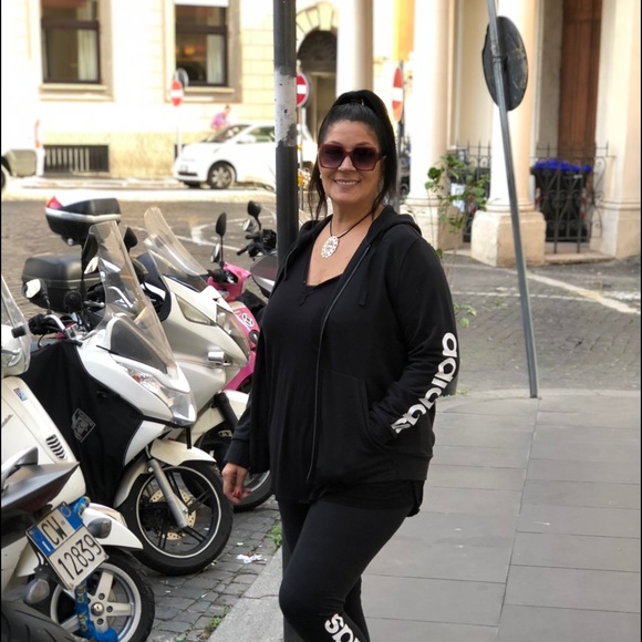 Profile Picture of Maria Coluccio (@marcokass) on Poshmark