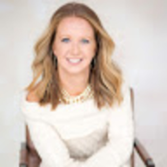Profile Picture of Christine Garstka, realtor (@christineg08) on Poshmark