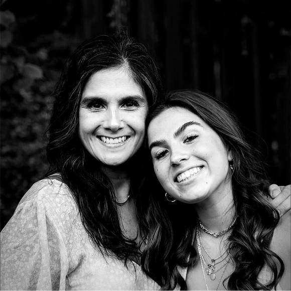 Profile Picture of Angel Foss (@angel_foss) on Poshmark