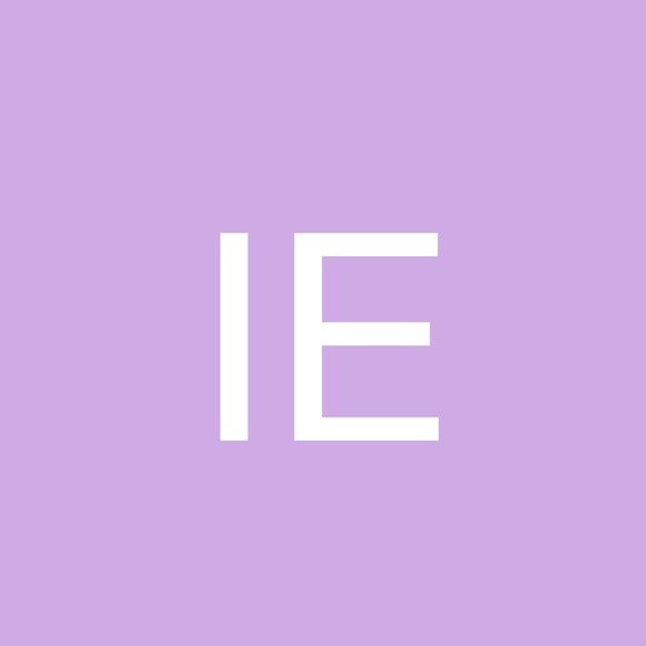 Profile Picture of Isabel Enriquez (@isa1498) on Poshmark