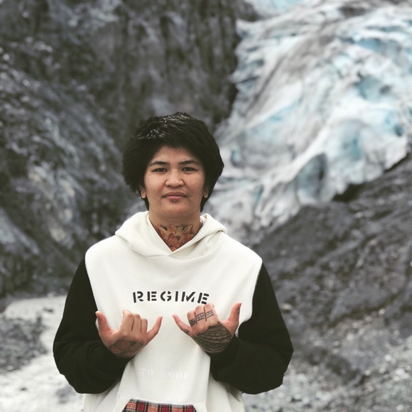 Profile Picture of Kasey Capillan (@chvnki) on Poshmark