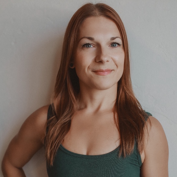 Profile Picture of Catherine Valadez (@catcatcatv) on Poshmark