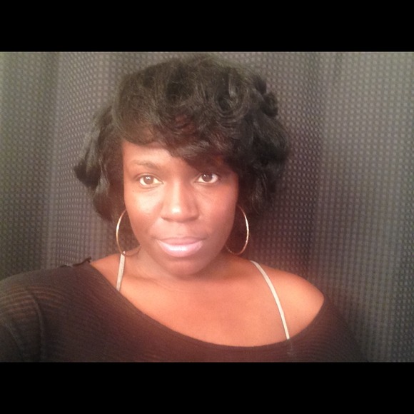 Patrice Adams - Poshmark Profile Picture of Patrice Adams (@gaudyvintage) on Poshmark