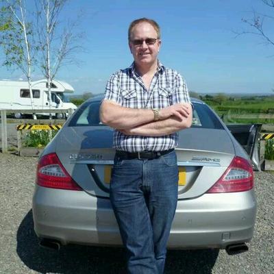 Profile Picture of Simon Hood (@simonhood196262) on Twitter