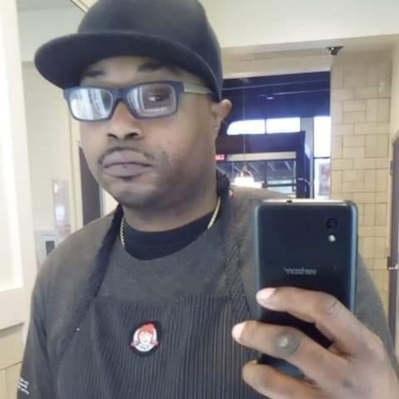 Profile Picture of Andrew Snowden (@andrewsnowden) on Poshmark