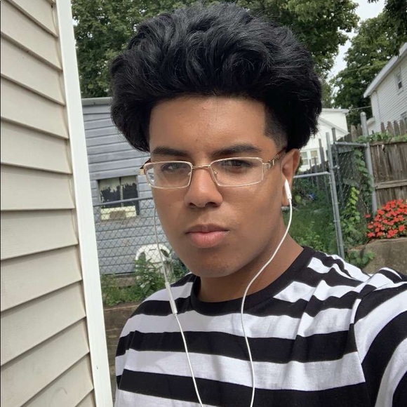 Profile Picture of Luis Silvera (@luissilvera) on Poshmark