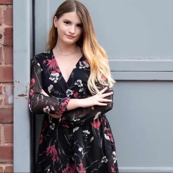 Profile Picture of Katie Chrisman (@cashmoneykatie) on Poshmark