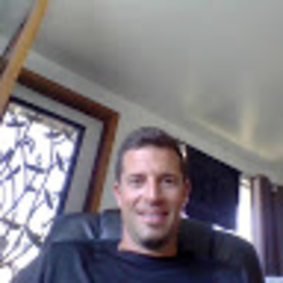 Profile Picture of Isaias Guzman (@isaiasguzman170) on Poshmark