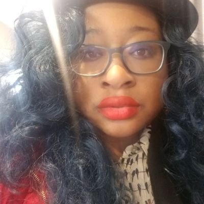 Profile Picture of Yolanda The Designer (@GIMICKS247) on Twitter