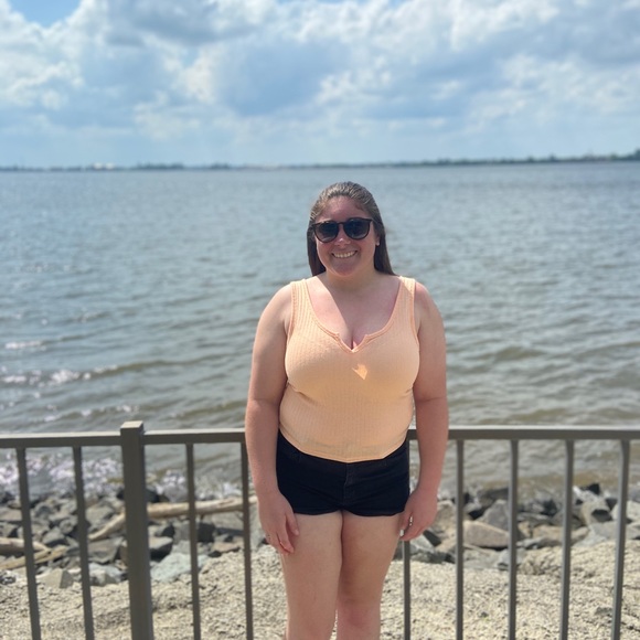 Profile Picture of Kayley Klehamer (@knklehamer) on Poshmark