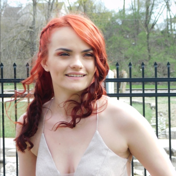 Profile Picture of Chloe Hayslip (@hayslipchloe) on Poshmark