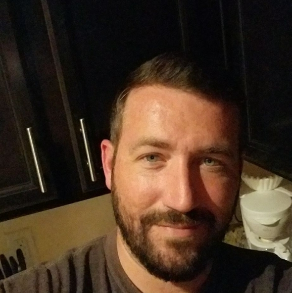 Profile Picture of Adam Jennings (@podsbich) on Poshmark