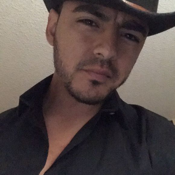 Profile Picture of Gustavo Basave (@basave19) on Poshmark