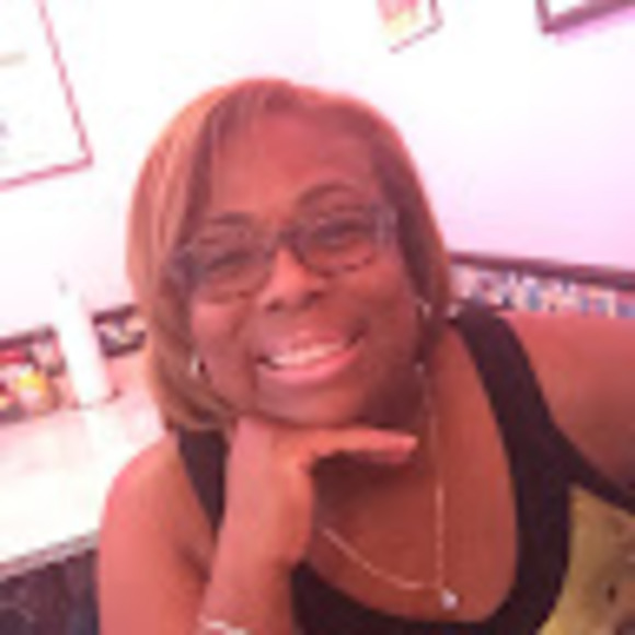 Profile Picture of Diane Benjamin (@dianebenjamin) on Poshmark