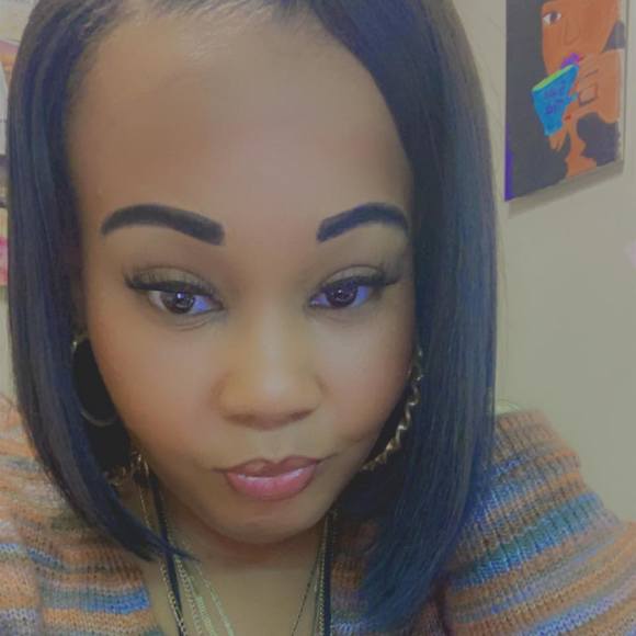 Profile Picture of Latoya Queeley (@latoyaqueeley) on Poshmark