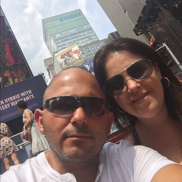 Profile Picture of Laura Bilik (@laurabilik) on Poshmark