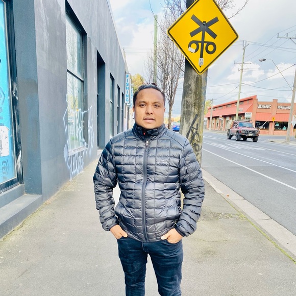 Profile Picture of Kuber Sk (@kubersk) on Poshmark