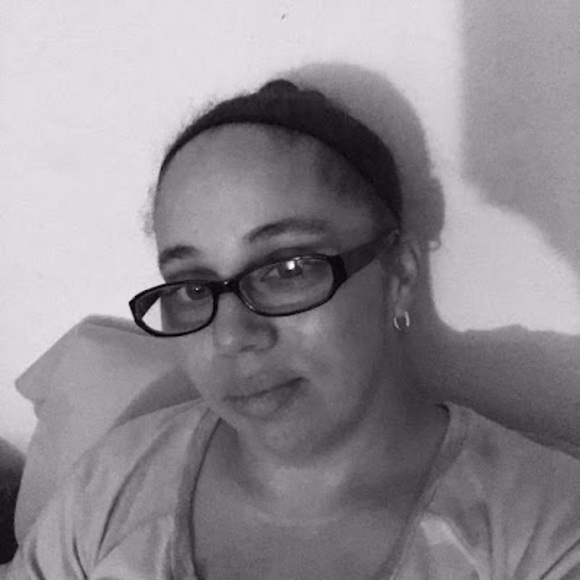 Profile Picture of Kimberly l Hunt (@khdaisey56) on Poshmark