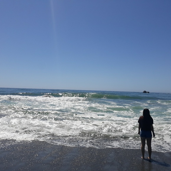 Profile Picture of Jojoz Zumhofe (@jojozumhofe) on Poshmark