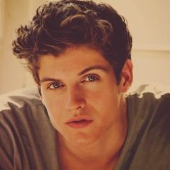 Profile Picture of Charles Wiggins (@charleswiggeren) on Twitter