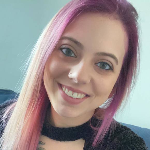 Alyssa Vinnedge - Poshmark Profile Picture of Alyssa Vinnedge (@alyssavinnedge) on Poshmark