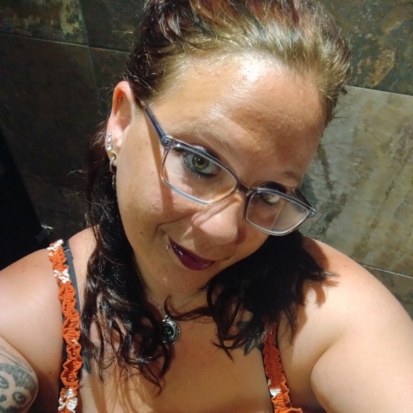 Profile Picture of Netalina Storiale (@liveevil2690) on Poshmark