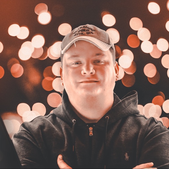Profile Picture of Connor Tollison (@pho_connor) on Poshmark