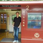 Profile Picture of Chris Leahy (@skiingmav) on Instagram