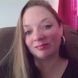 Profile Picture of Angie (@AngelaGammon77) on Twitter