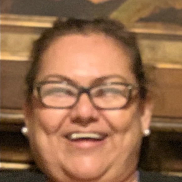 Profile Picture of Daniel Yanes (@d_yanes) on Poshmark