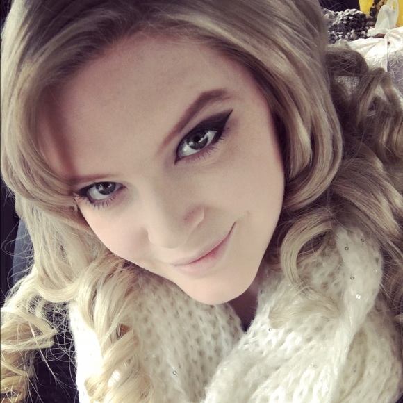 Profile Picture of Casey Haynes (@haynescasey91) on Poshmark