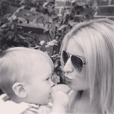 Profile Picture of Danielle Squires (@dsjs1980) on Twitter