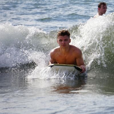 Profile Picture of Mitchell DeFehr (@MitchellDeFehr) on Twitter