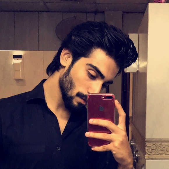 Profile Picture of Zohaib Babe (@zohaibabe) on Poshmark