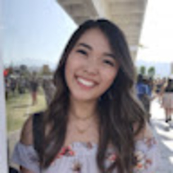 Profile Picture of Susan Ma (@tiramisuuusan) on Poshmark