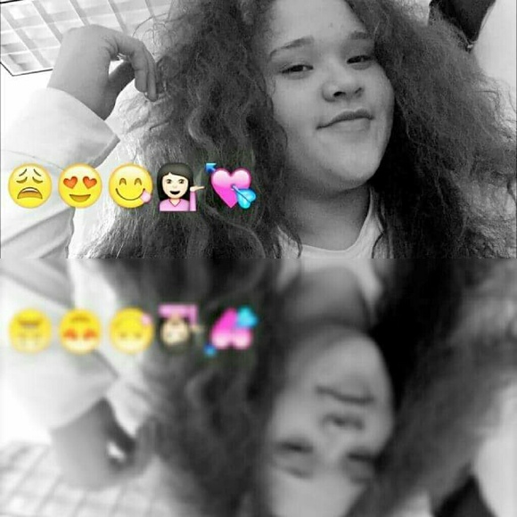 Profile Picture of Elizabeth Crego (@lizzycrego) on Poshmark