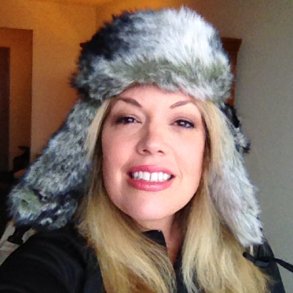 Profile Picture of Terri Valinote (@terri67) on Poshmark