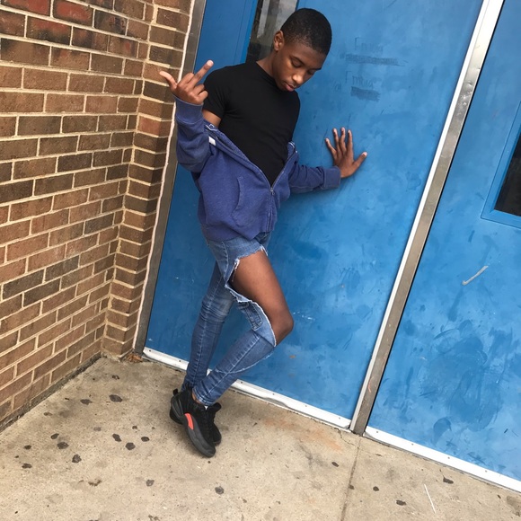 Profile Picture of Jeremy Barrow (@jayygoocrazyy) on Poshmark