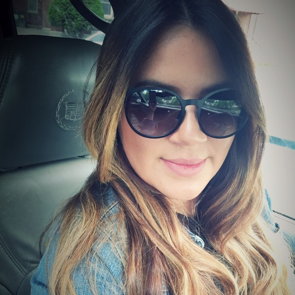 Profile Picture of Tupa Battersby (@tupa_b) on Poshmark