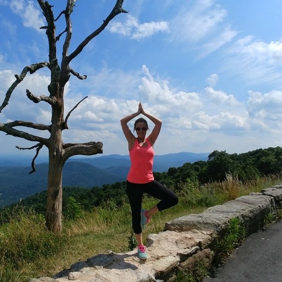 Profile Picture of Larisa Kuznetsova (@k_lyaksa) on Poshmark