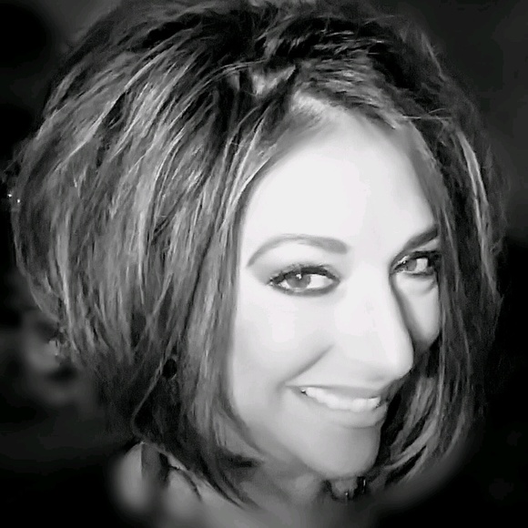 Profile Picture of Debbie Horger (@cruzermomof3) on Poshmark