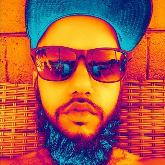 Profile Picture of Manuel Bruno (@artornot8) on Poshmark