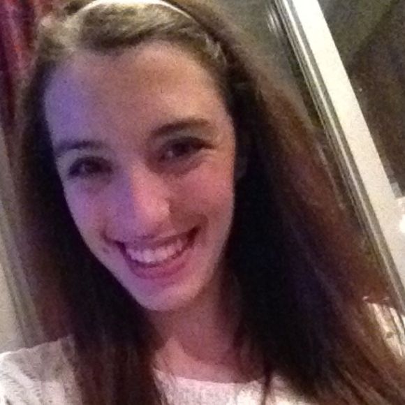 Profile Picture of Hannah Strasberger (@hannahemileigh) on Poshmark