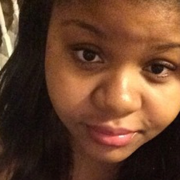 Dee dee Carter - Poshmark Profile Picture of Dee dee Carter (@deedeecarter21) on Poshmark